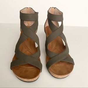 Adrienne Vittadini Trilden Wedge Sandal
